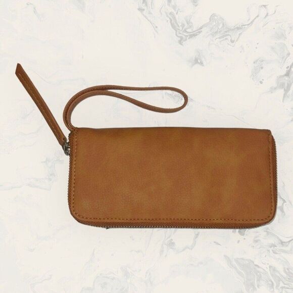 NWT Free People Wallet Brown Distressed Vegan Wristlet Strap Zip Closer Clutch - Picture 2 of 4